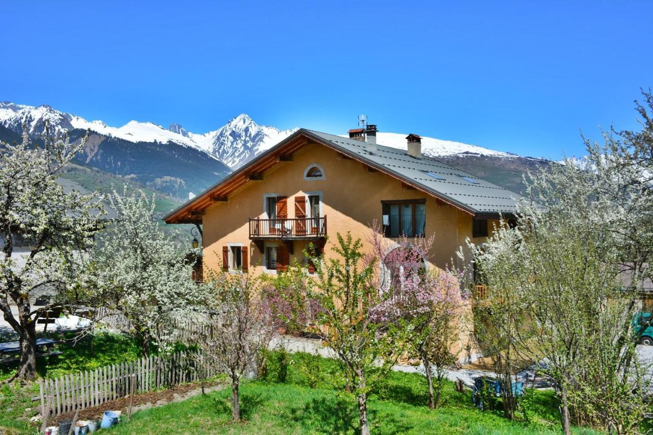 Gite-Auberge De Montvilliers Aime Exterior photo